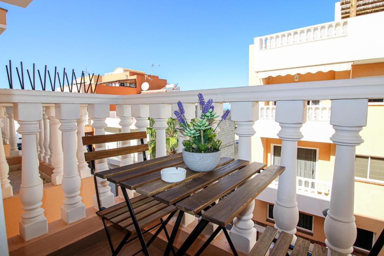 Beautiful Renovated Apartment With Air Conditioning Just Steps From The Sea In Playa San Juan Extérieur photo