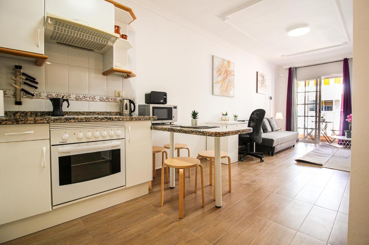Beautiful Renovated Apartment With Air Conditioning Just Steps From The Sea In Playa San Juan Extérieur photo