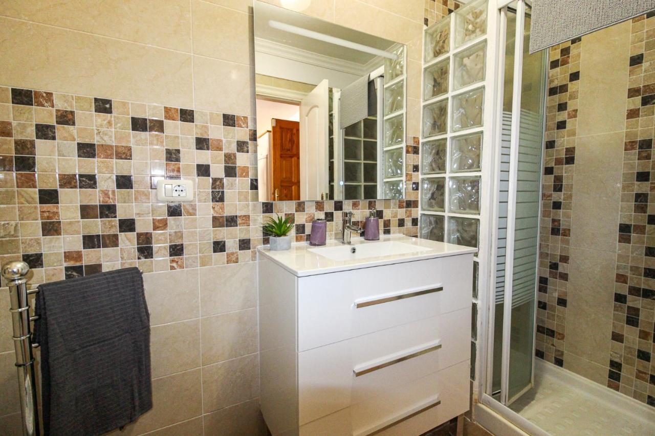 Beautiful Renovated Apartment With Air Conditioning Just Steps From The Sea In Playa San Juan Extérieur photo