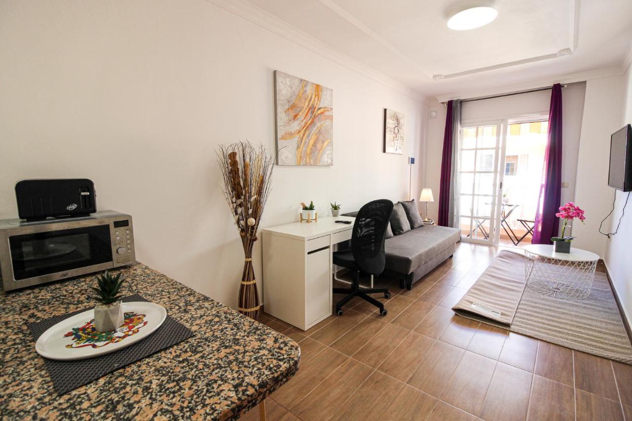 Beautiful Renovated Apartment With Air Conditioning Just Steps From The Sea In Playa San Juan Extérieur photo
