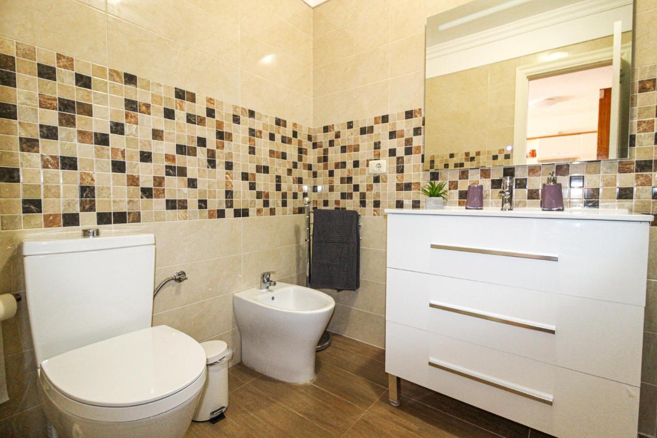 Beautiful Renovated Apartment With Air Conditioning Just Steps From The Sea In Playa San Juan Extérieur photo