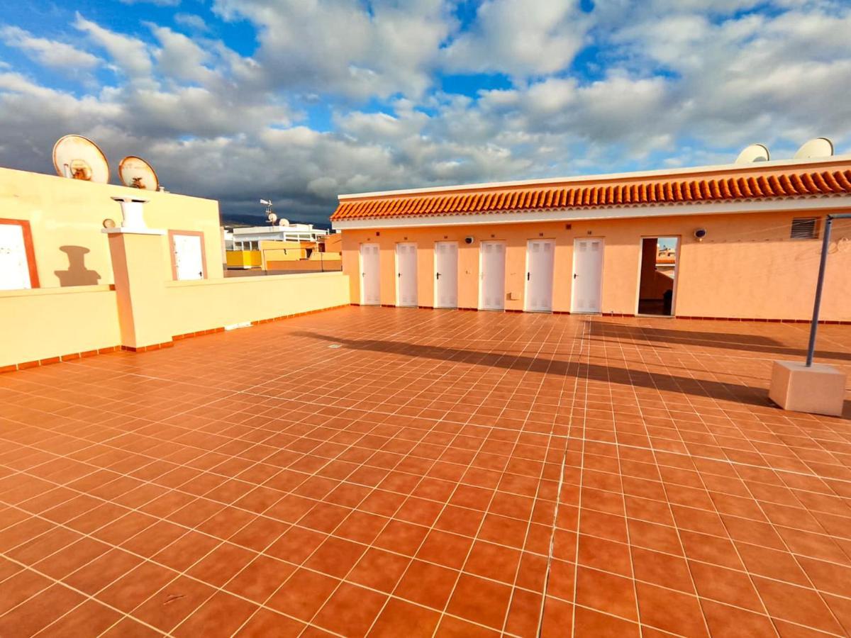 Beautiful Renovated Apartment With Air Conditioning Just Steps From The Sea In Playa San Juan Extérieur photo